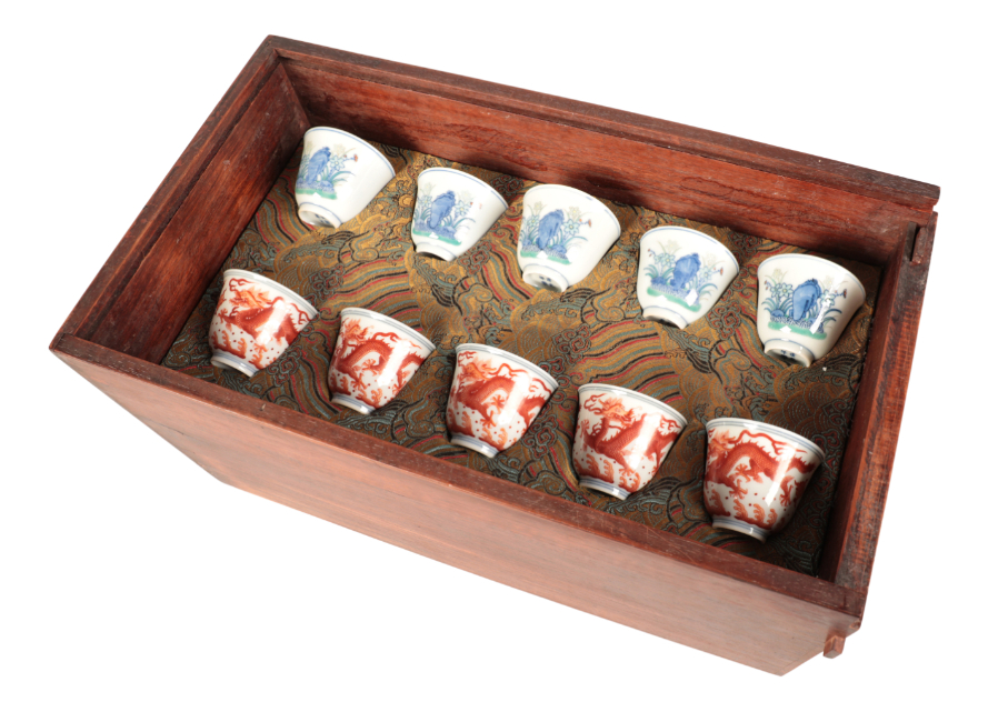 A CASED SET OF TEN CHINESE TEA BOWLS