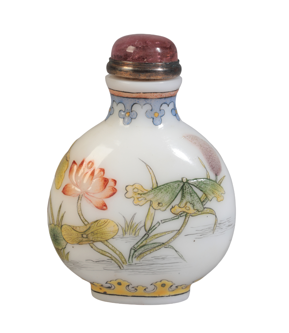 A CHINESE WHITE OPAQUE GLASS SNUFF BOTTLE - Image 3 of 4