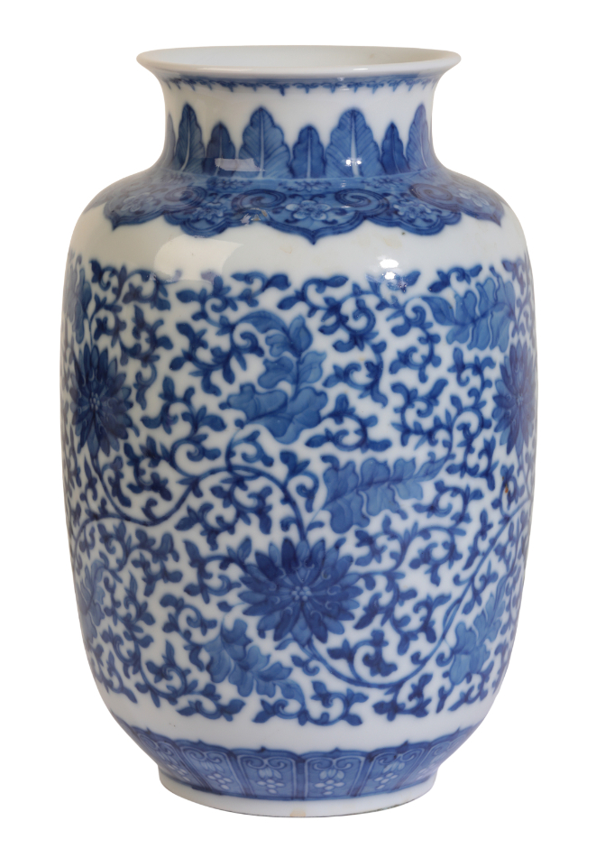 A CHINESE BLUE AND WHITE VASE