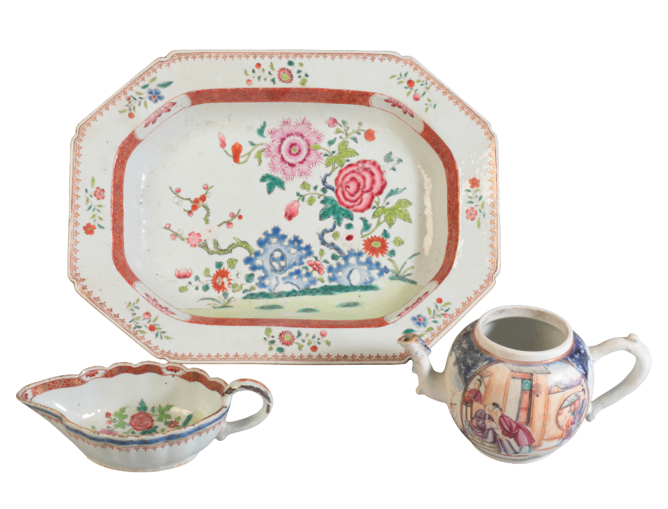 A CHINESE EXPORT SERVING PLATTER