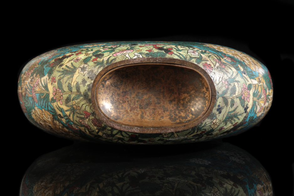 A CHINESE CLOISONNÉ MOON FLASK - Image 4 of 4