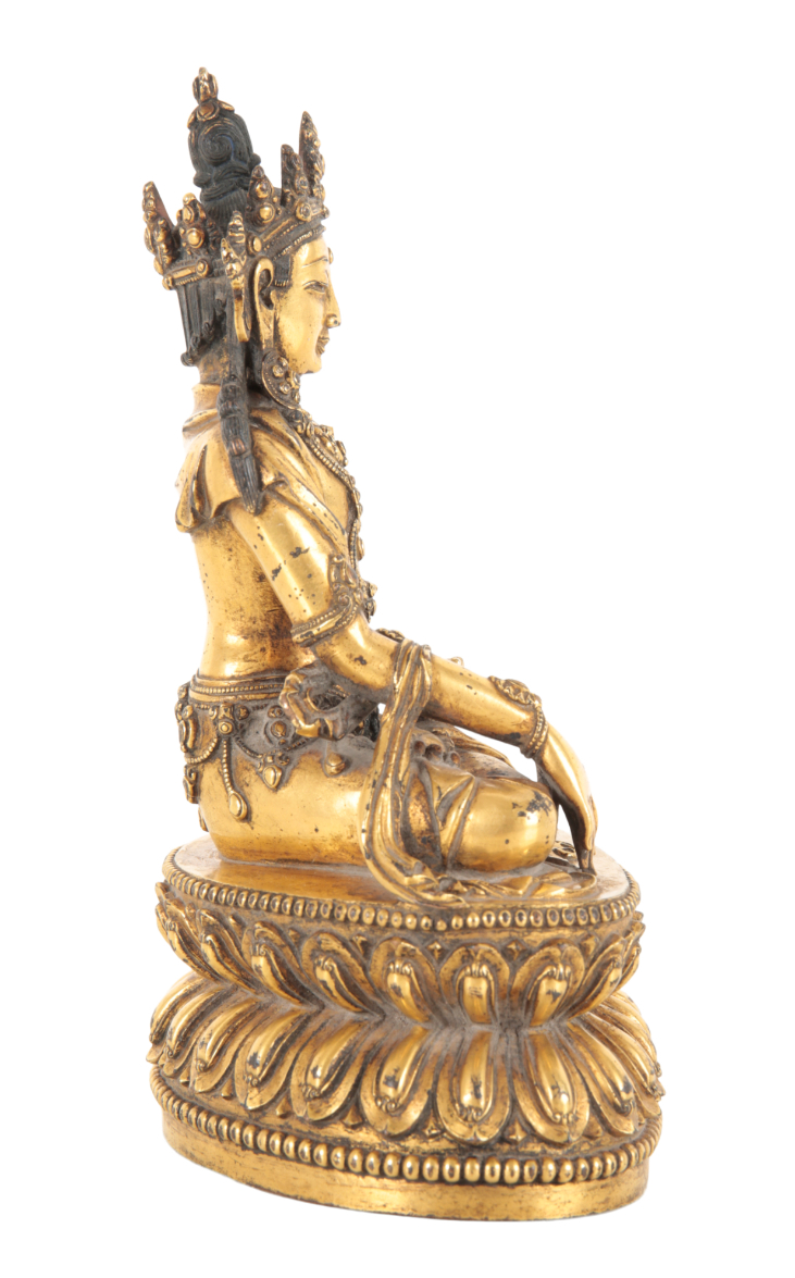 A GILT-BRONZE SHAKYAMUNI BUDDHA - Image 2 of 4