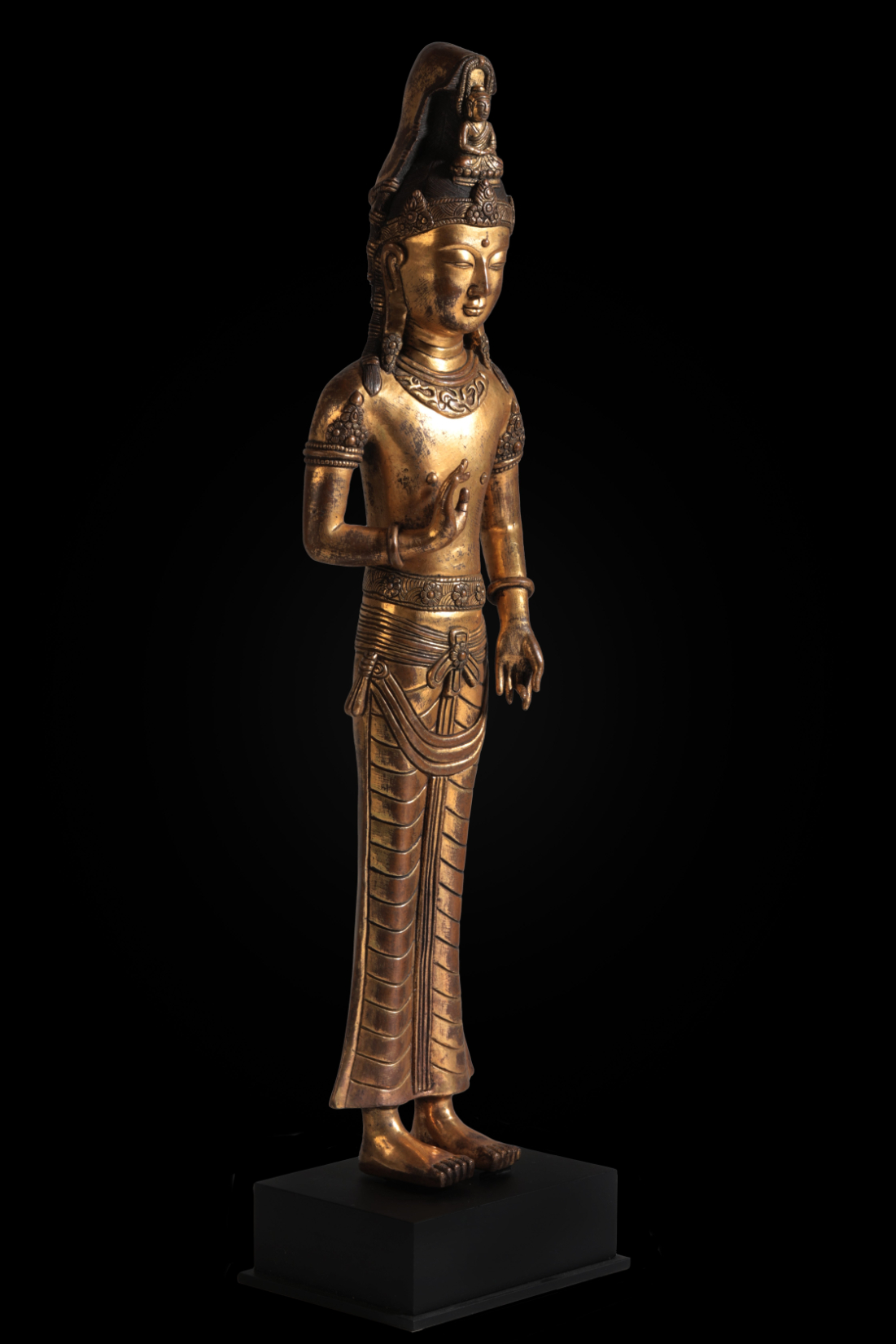 A SINO-TIBETAN GILT BRONZE DEITY - Image 4 of 5