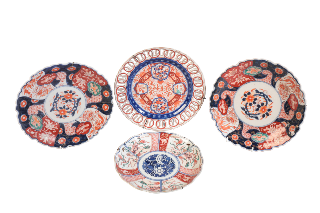 A COLLECTION OF JAPANESE SATSUMA AND IMARI WARES