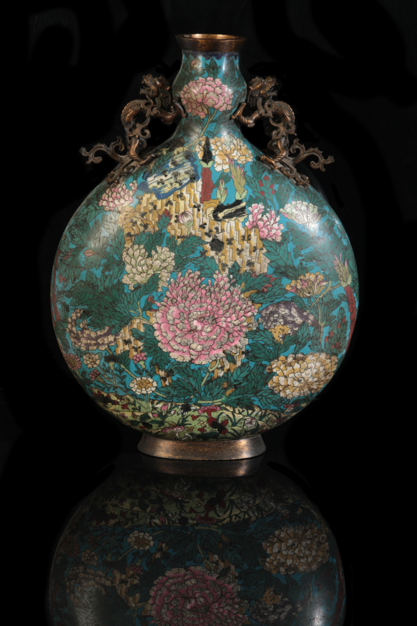 A CHINESE CLOISONNÉ MOON FLASK - Image 2 of 4