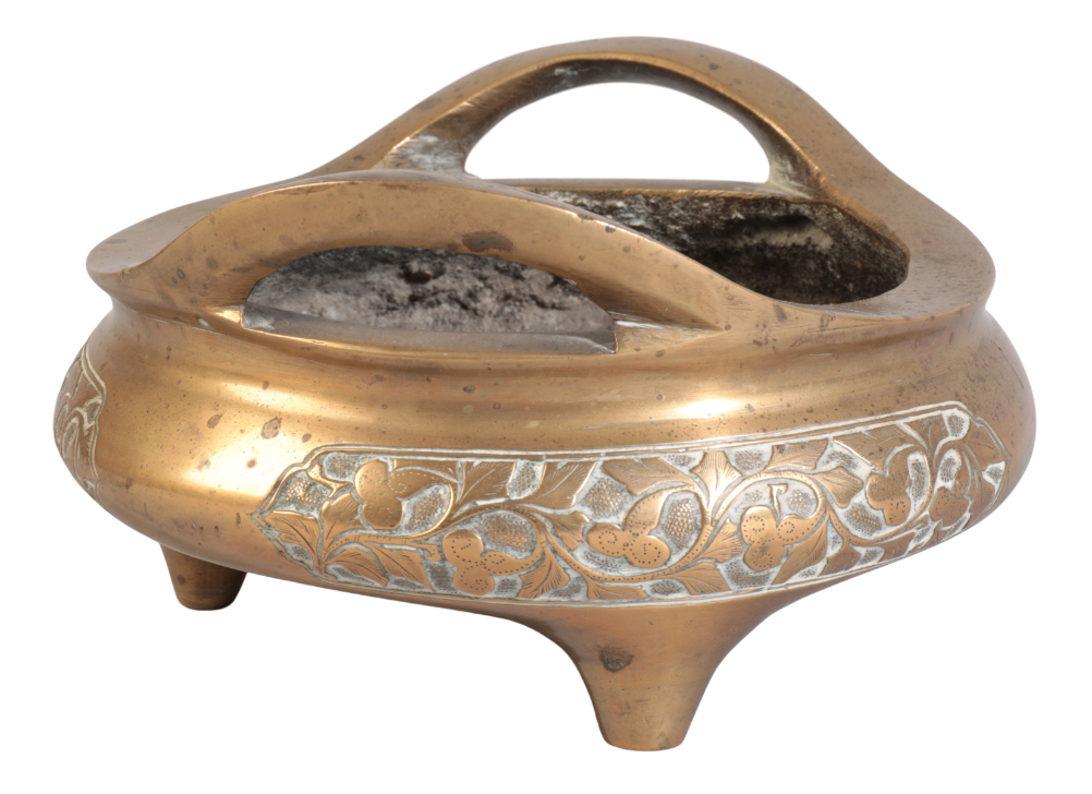 A CHINESE BRONZE TRIPOD CENSER - Image 2 of 3