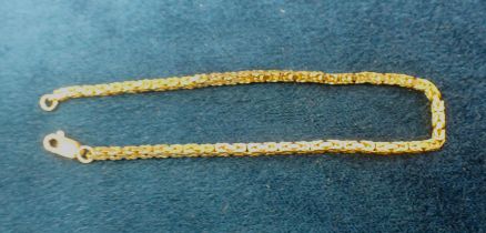 A 9CT GOLD FANCY-LINK BRACELET