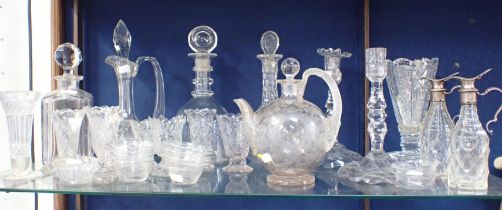 A COLLECTION OF 19th CENTURY GLASS: AN ENGRAVED VESSEL