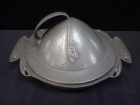 AN ENGLISH PEWTER ART NOUVEAU MUFFIN DISH