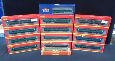 HORNBY 00 GAUGE COACHES BOXED AS NEW