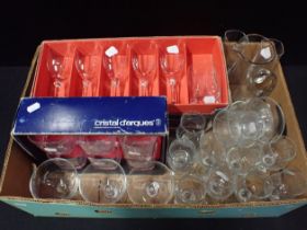 A QUANTITY OF CRISTAL D'ARQUES TABLE GLASS