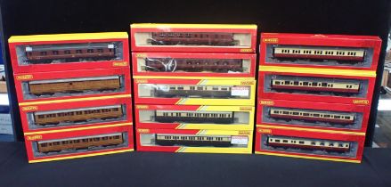 HORNBY 00 GAUGE BOGIE COACHES BOXED AS NEW