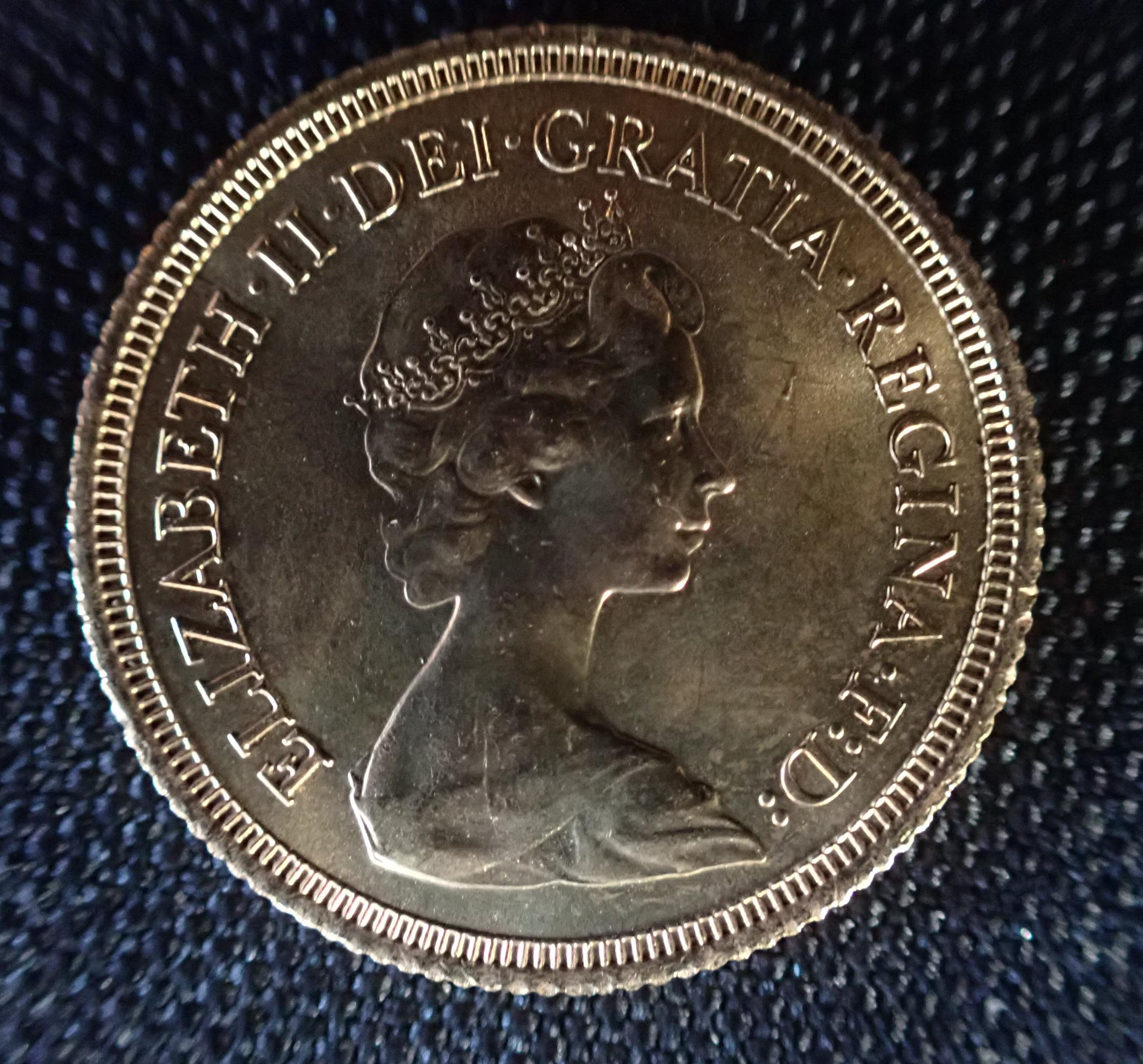 A 1979 ELIZABETH II GOLD SOVEREIGN