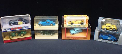 A SMALL COLLECTION OF DIECAST MODEL VEHICLES, BOXED