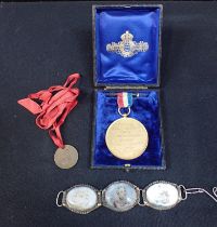 A BALLOONING SOUVENIR MEDAL