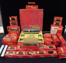 TRIANG 00 GAUGE MODEL RAILWAY ITEMS