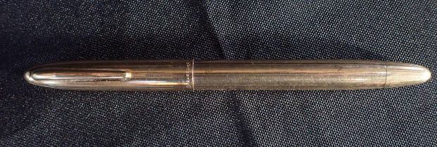 A SHEAFFER 9CT GOLD FOUNTAIN PEN, WITH 14CT NIB