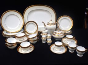 MINTON BUCKINGHAM PATTERN DINNER SERVICE