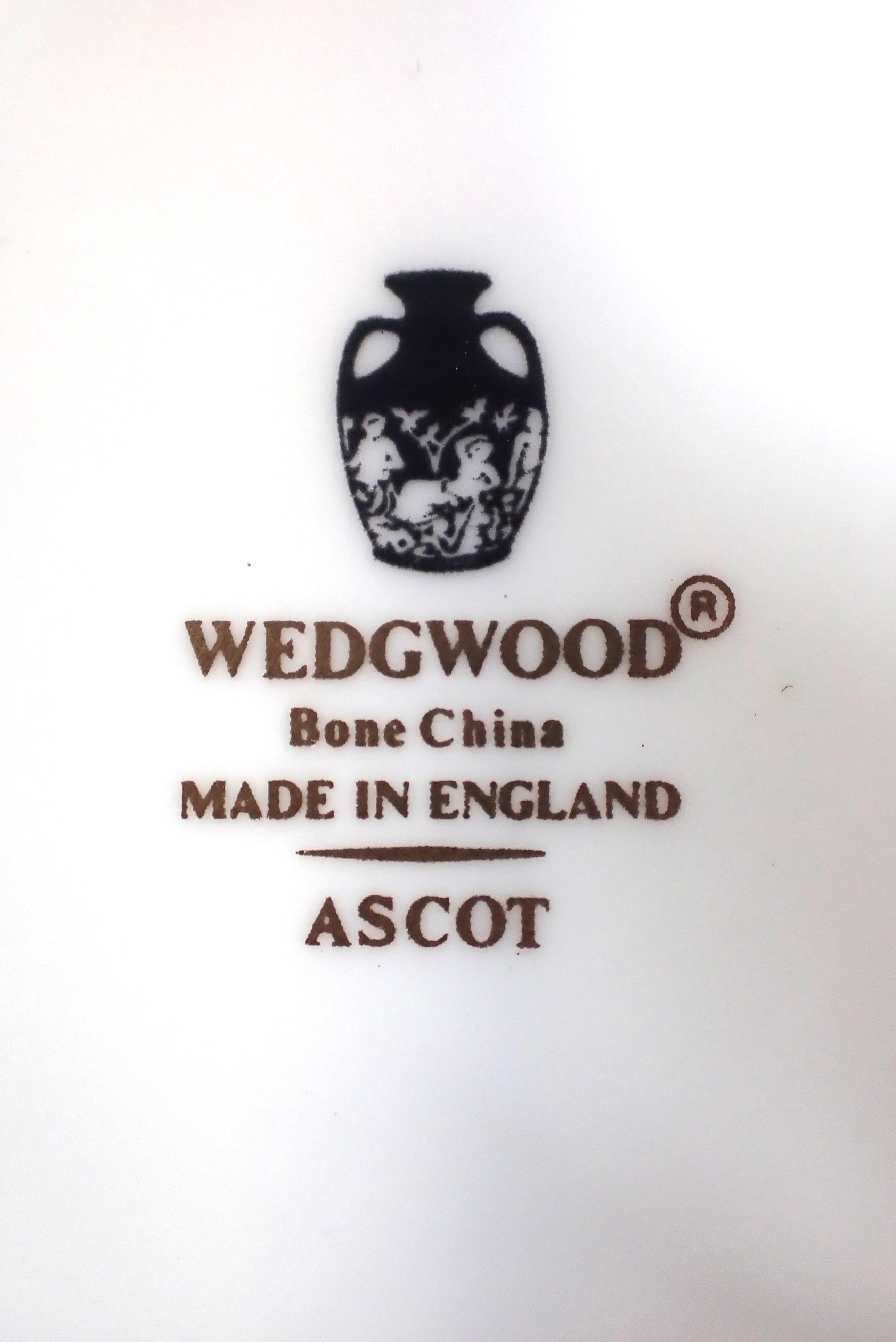A WEDGWOOD 'ASCOT' DINNER SERVICE - Image 5 of 5