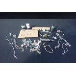 A COLLECTION OF MARKED SILVER JEWELLERY