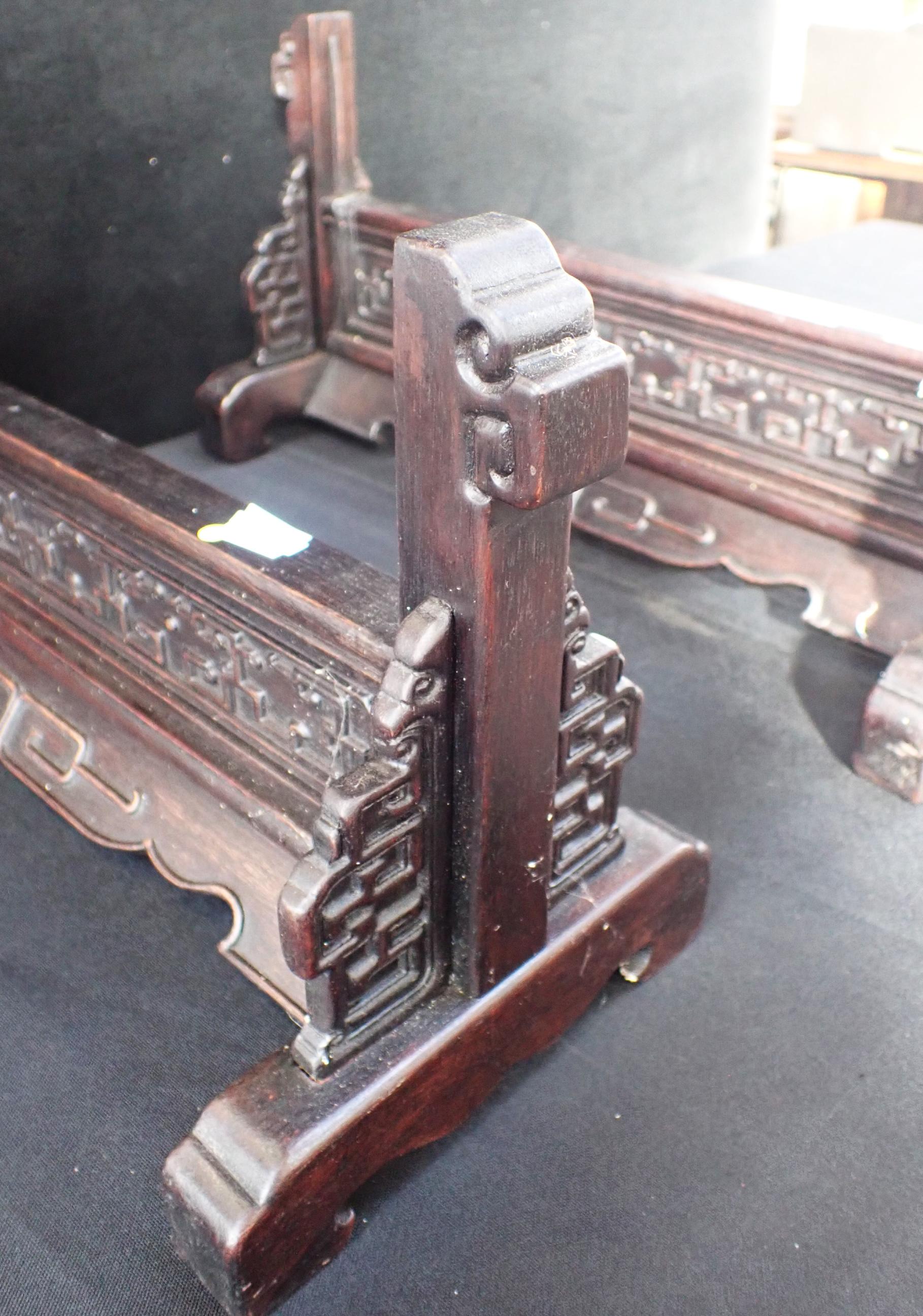 A PAIR OF CHINESE HARDWOOD STANDS - Image 5 of 5