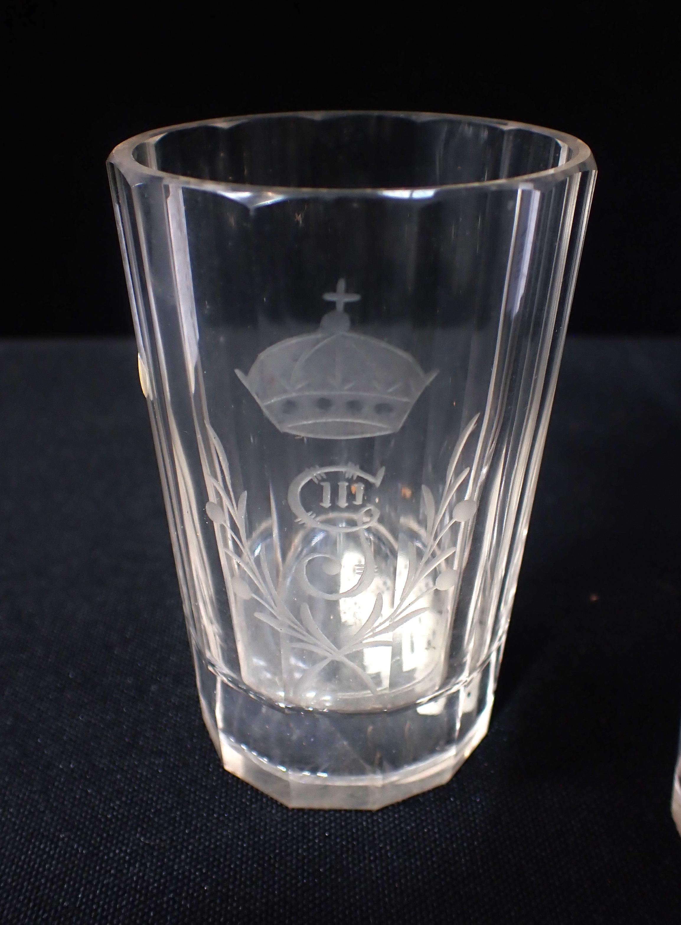 TWO GLASS DICE GAMING BEAKERS - Image 2 of 6