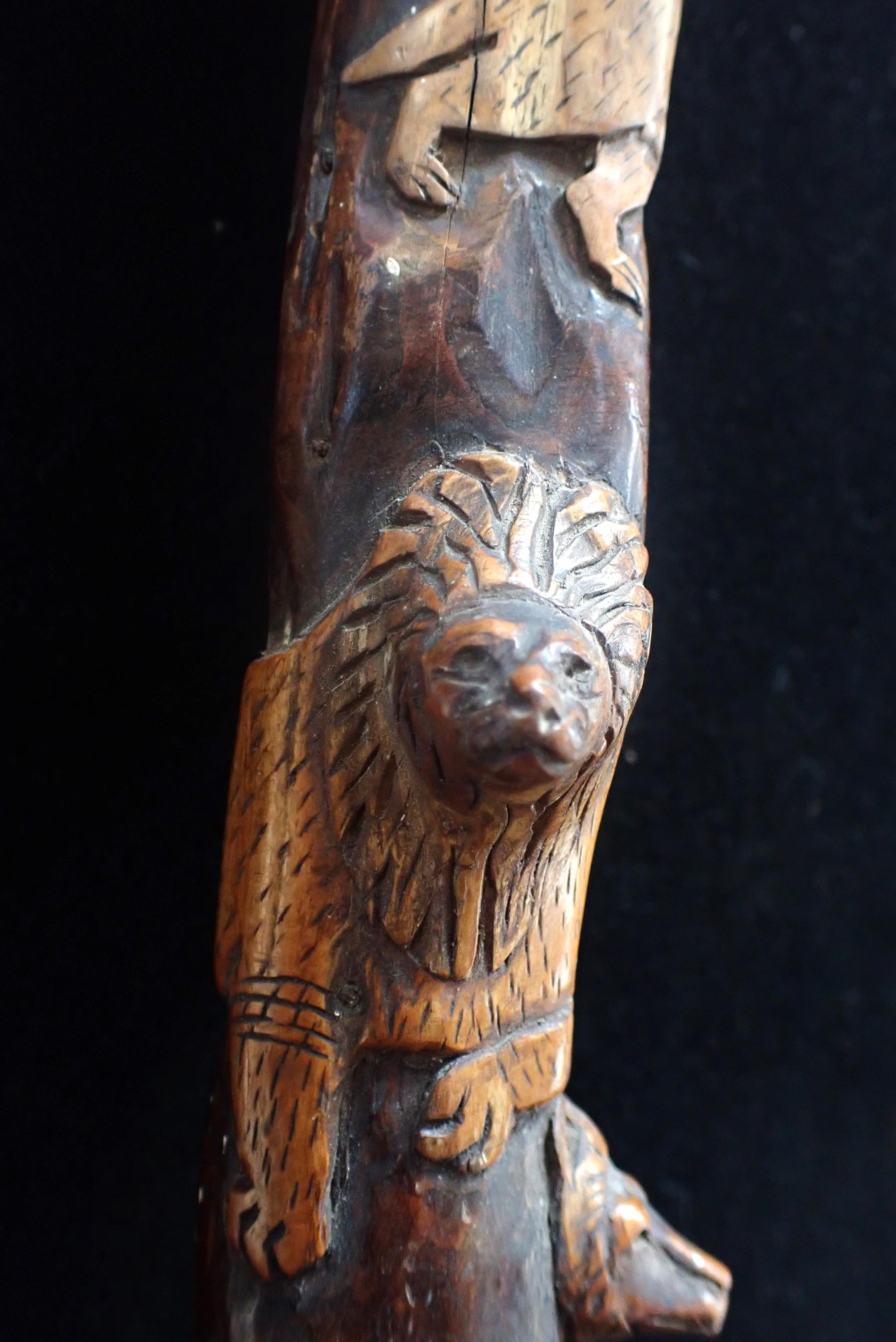 A FOLK ART WALKING STICK CARVED WITH ANIMALS - Bild 3 aus 4