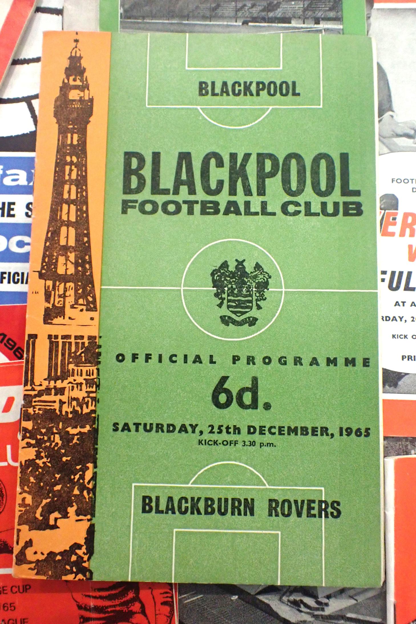 THIRTY 1960s NORTHERN FOOTBALL PROGRAMMES - Image 3 of 4