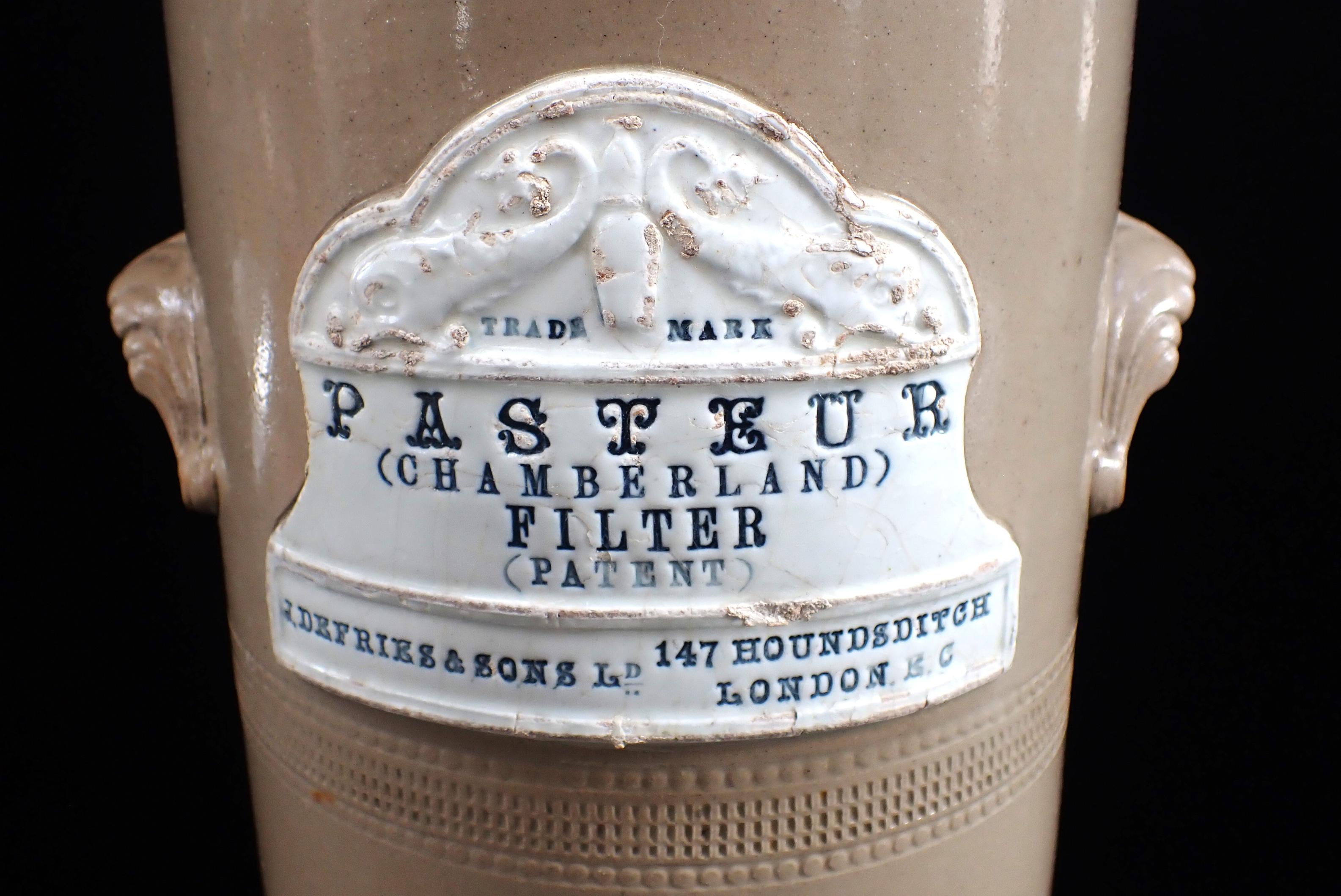 A 19th CENTURY PASTEUR (CHAMBERLAND) STONEWARE WATER FILTER - Image 2 of 7
