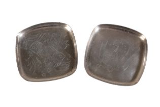A PAIR OF ELIZABETH II SILVER PIN DISHES