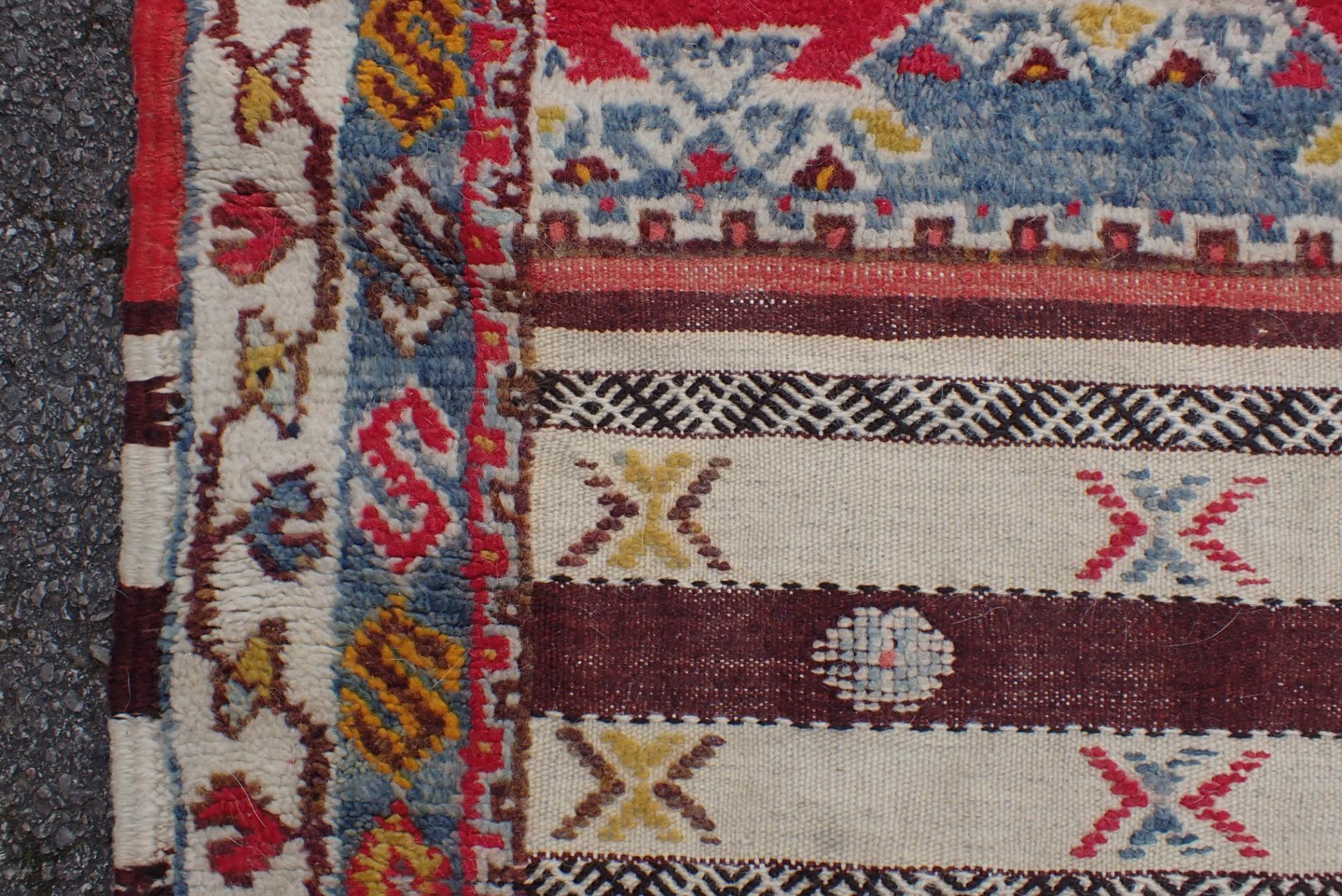 A CAUCASIAN KILIM WITH CUT PILE - Image 3 of 7