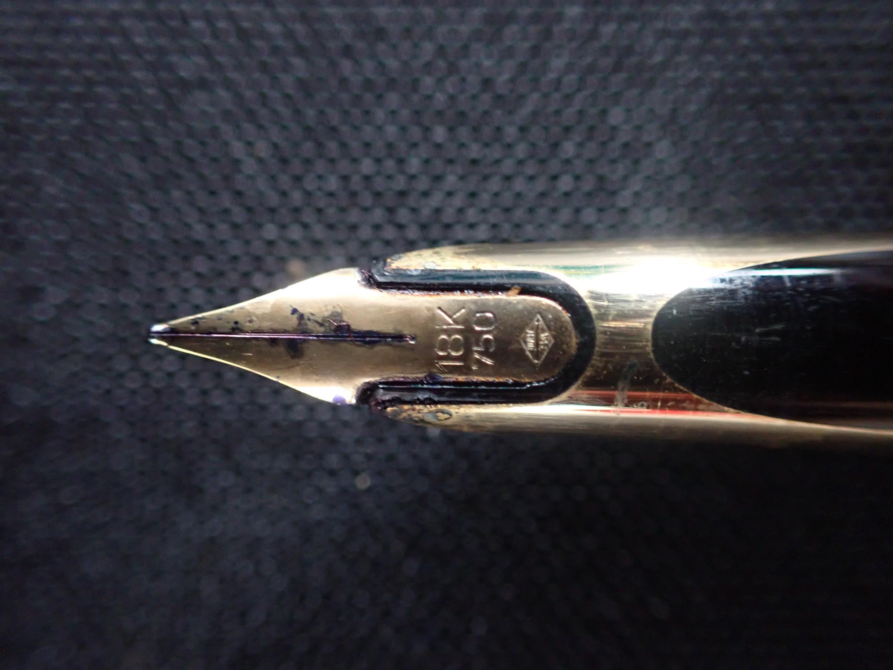 A GOLD NIBBED WATERMAN FOUNTAIN PEN - Image 2 of 2