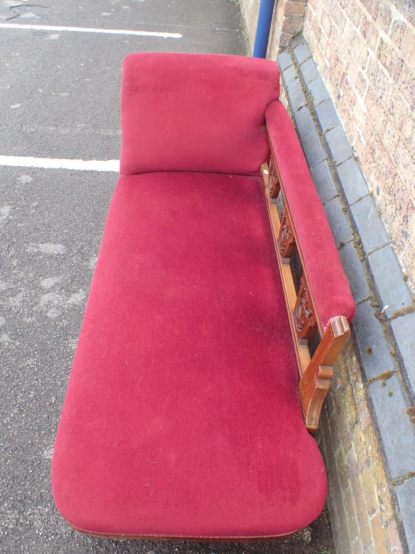 AN EDWARDIAN CHAISE LONGUE - Image 2 of 2