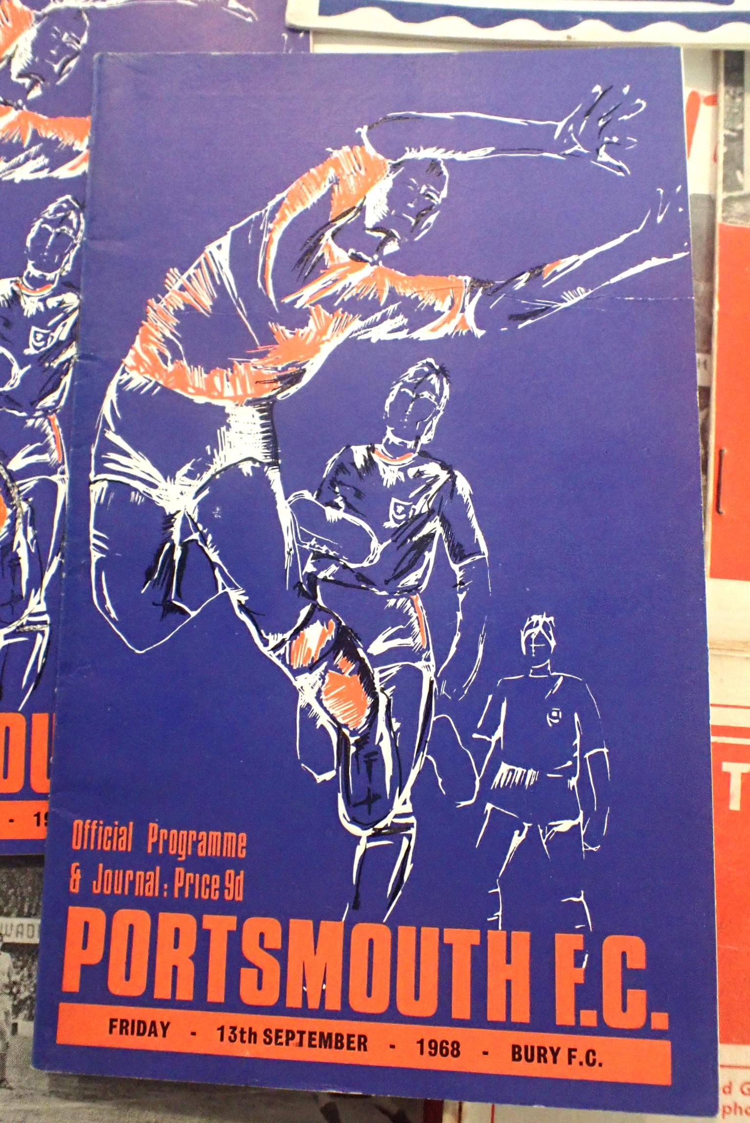 TWENTY-FIVE 1960s & 1970s SOUTHAMPTON FOOTBALL PROGRAMMES - Image 2 of 3