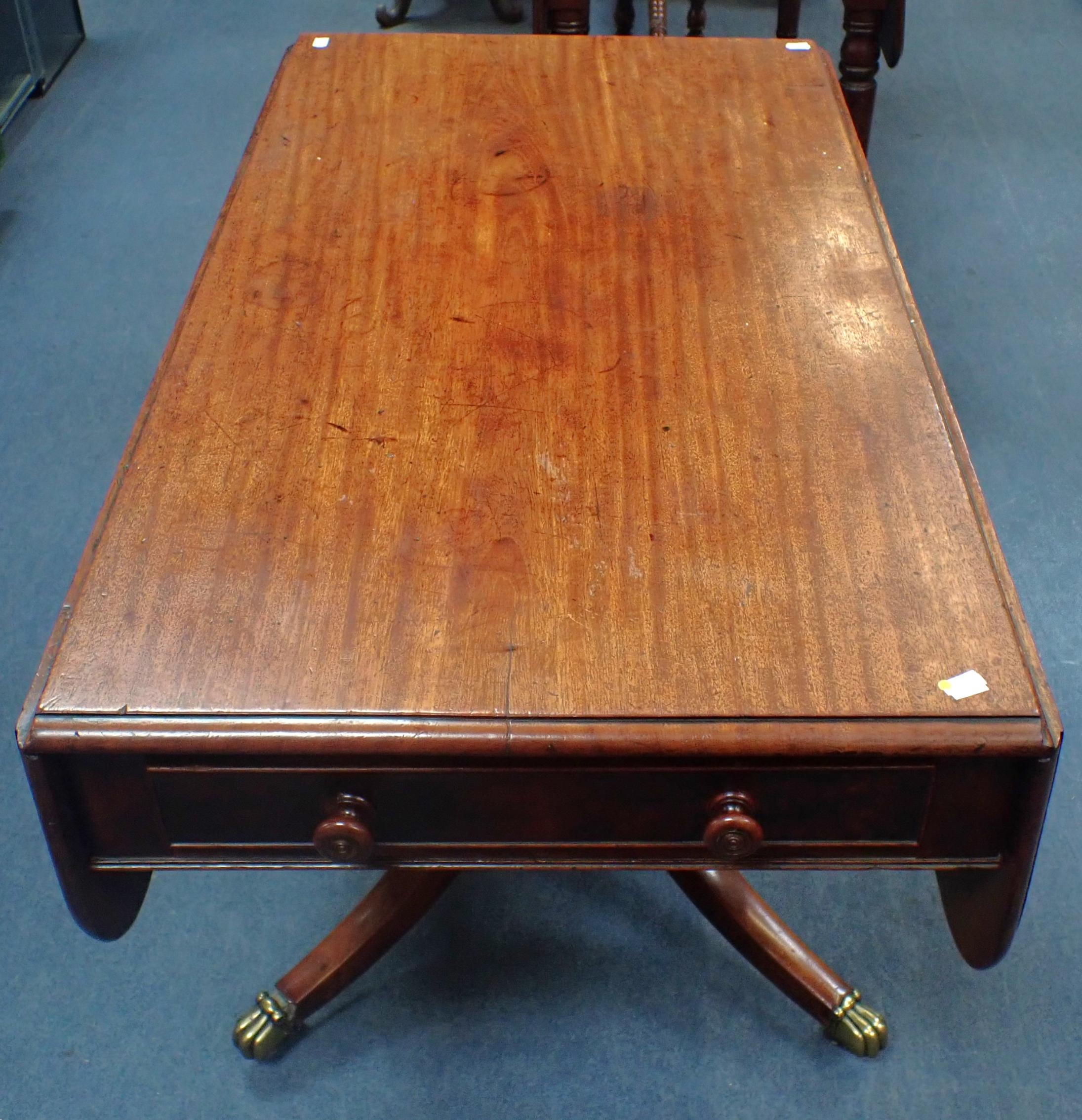 A GEORGE IV MAHOGANY SUPPER TABLE