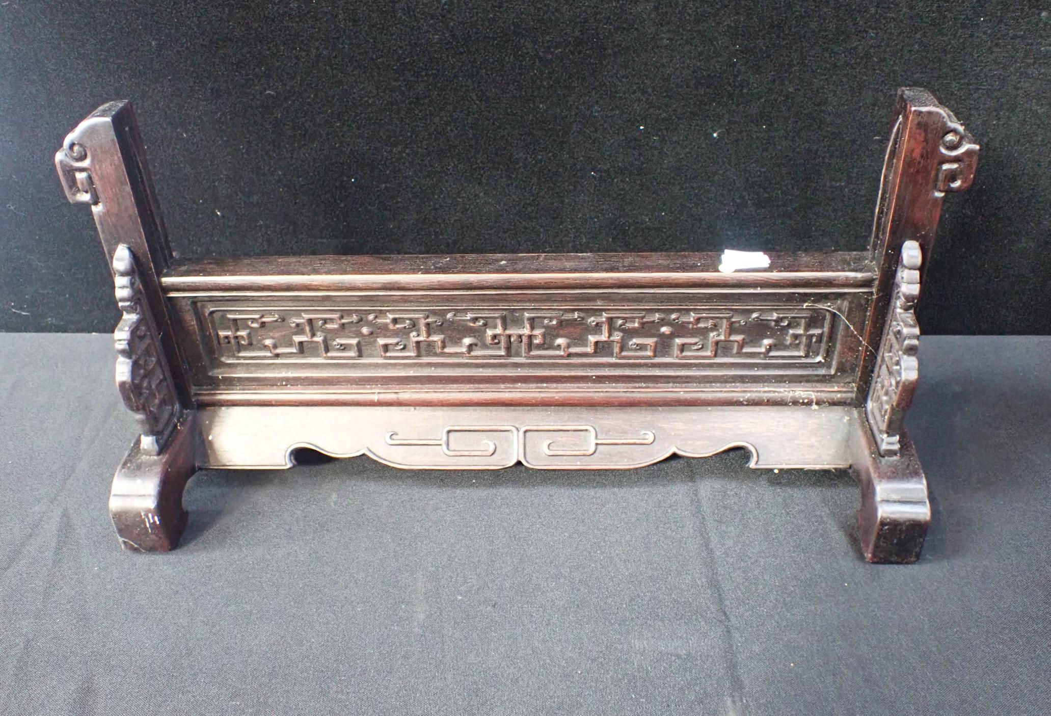 A PAIR OF CHINESE HARDWOOD STANDS - Image 2 of 5