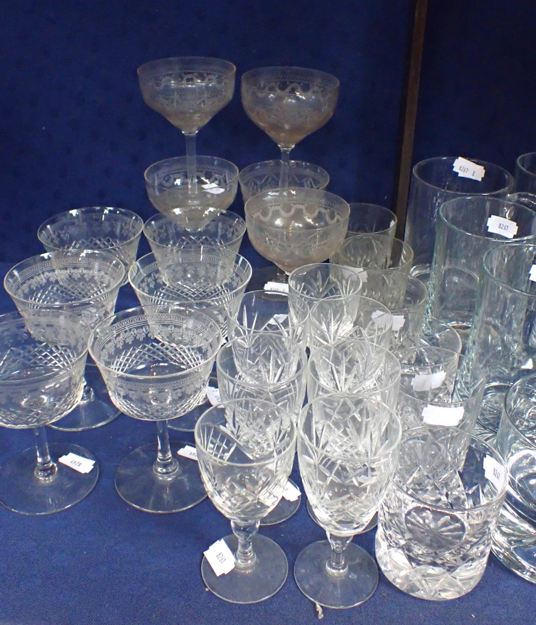 A COLLECTION OF GLASSWARE, INCLUDING CHAMPAGNE GLASSES - Image 3 of 3