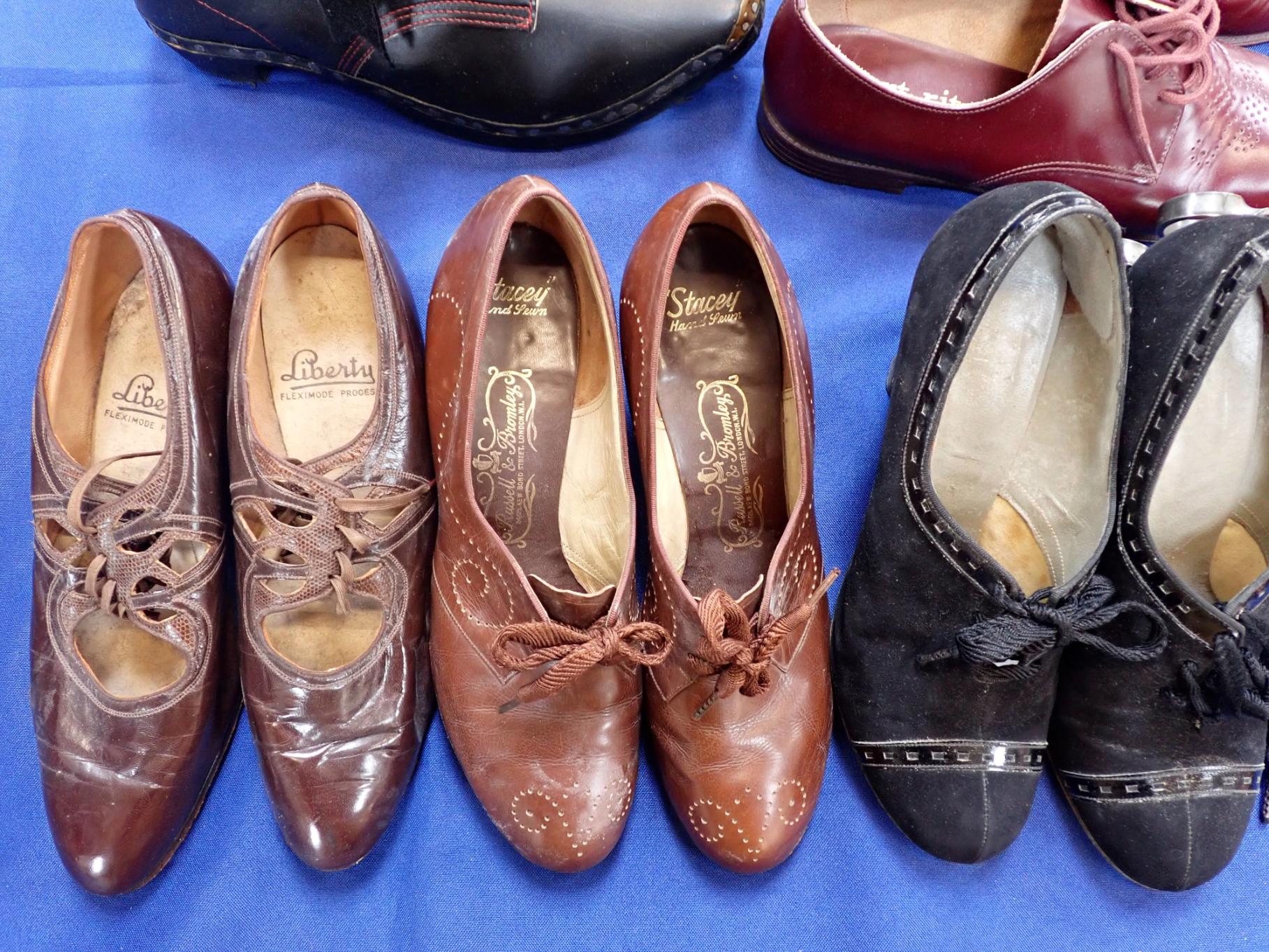 A COLLECTION OF VINTAGE LADIES' SHOES - Image 2 of 2