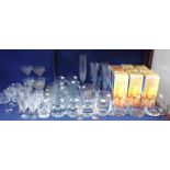 A COLLECTION OF GLASSWARE, INCLUDING CHAMPAGNE GLASSES