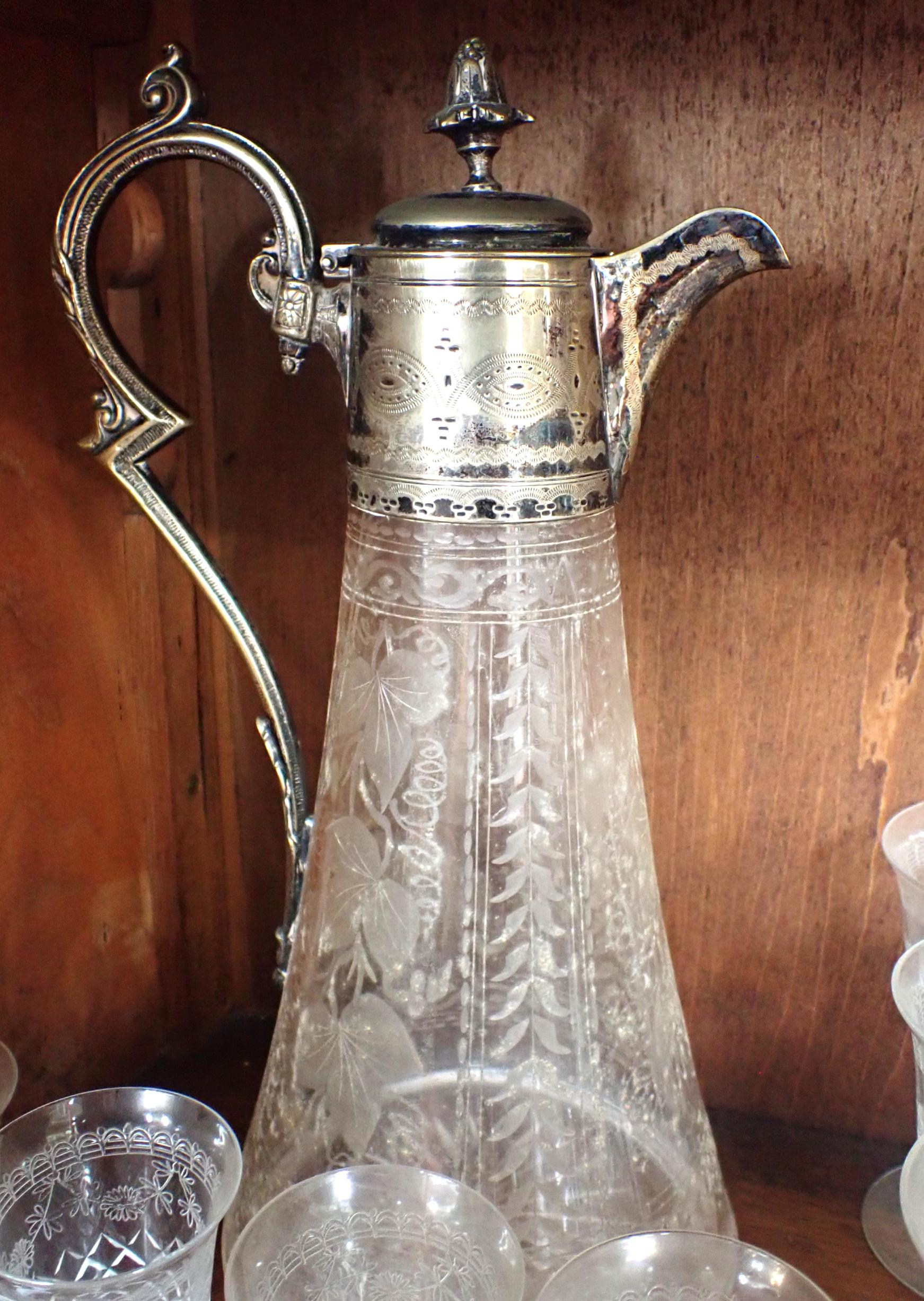 A VICTORIAN CLARET JUG WITH PLATED MOUNT, AND A SUITE OF TABLE GLASS - Image 4 of 5