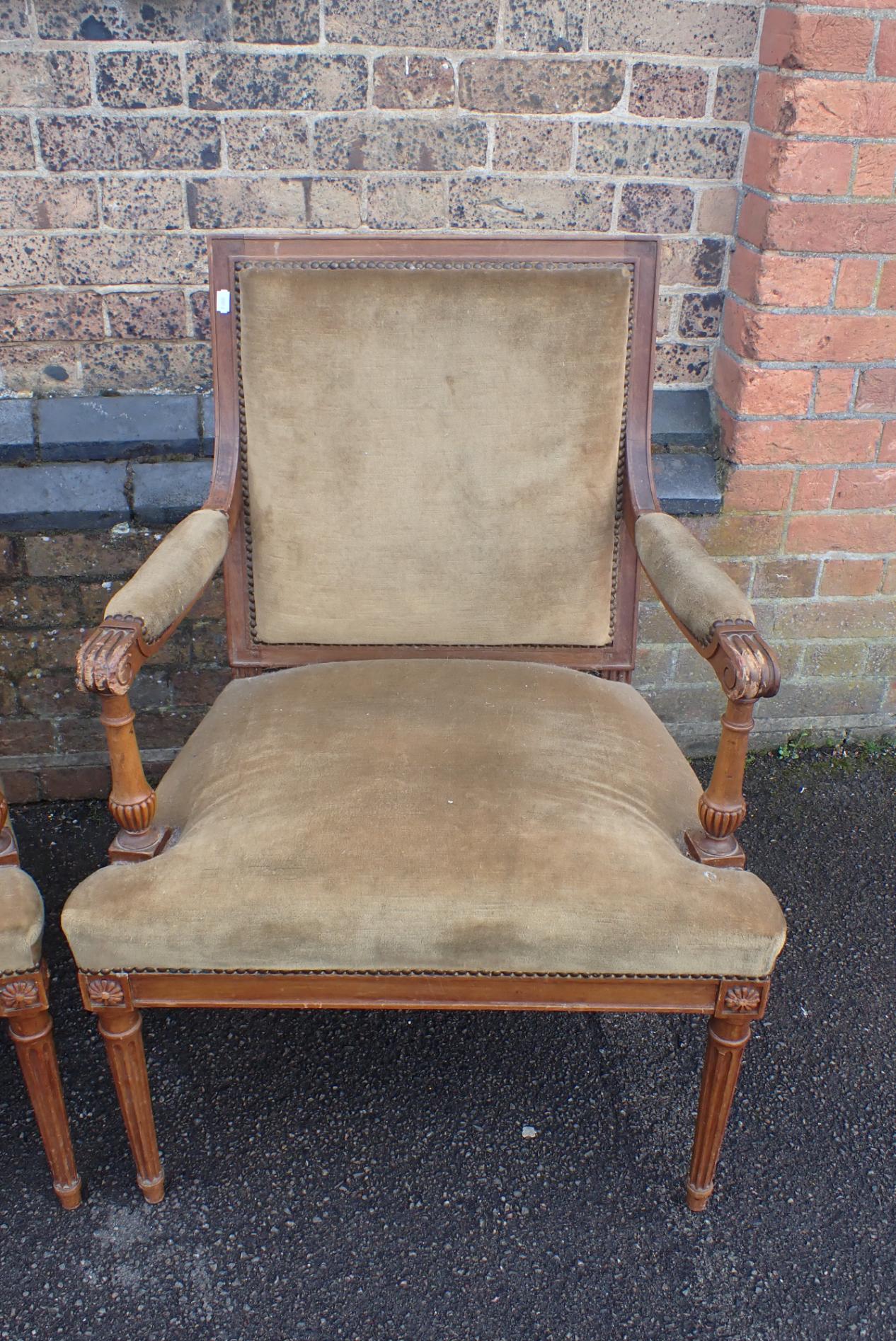 A PAIR OF FRENCH LOUIS XIV STYLE SQUARE BACK FAUTEUILS - Image 2 of 4