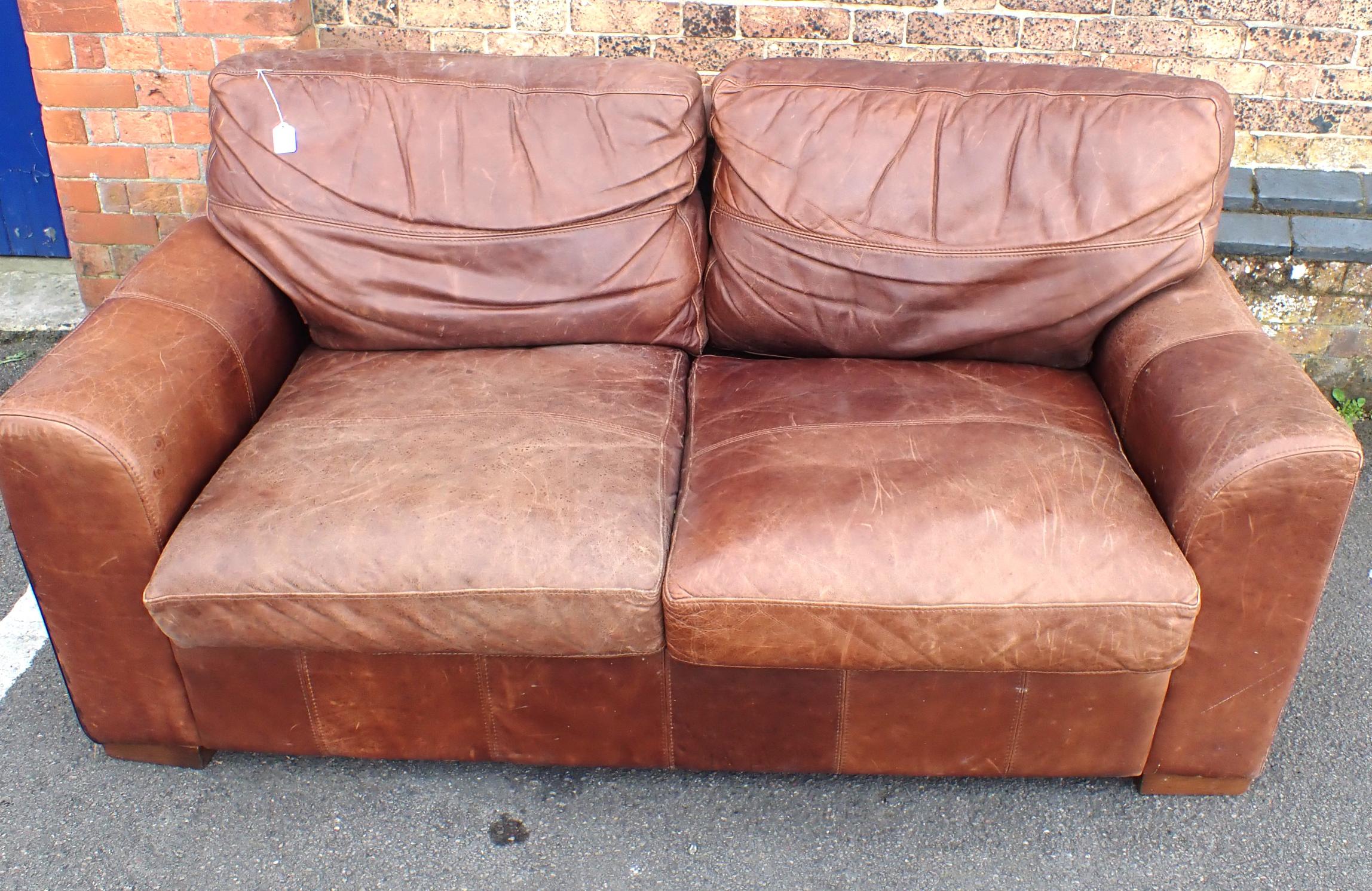 A MODERN LEATHER TWO-SEAT SOFA - Image 3 of 3