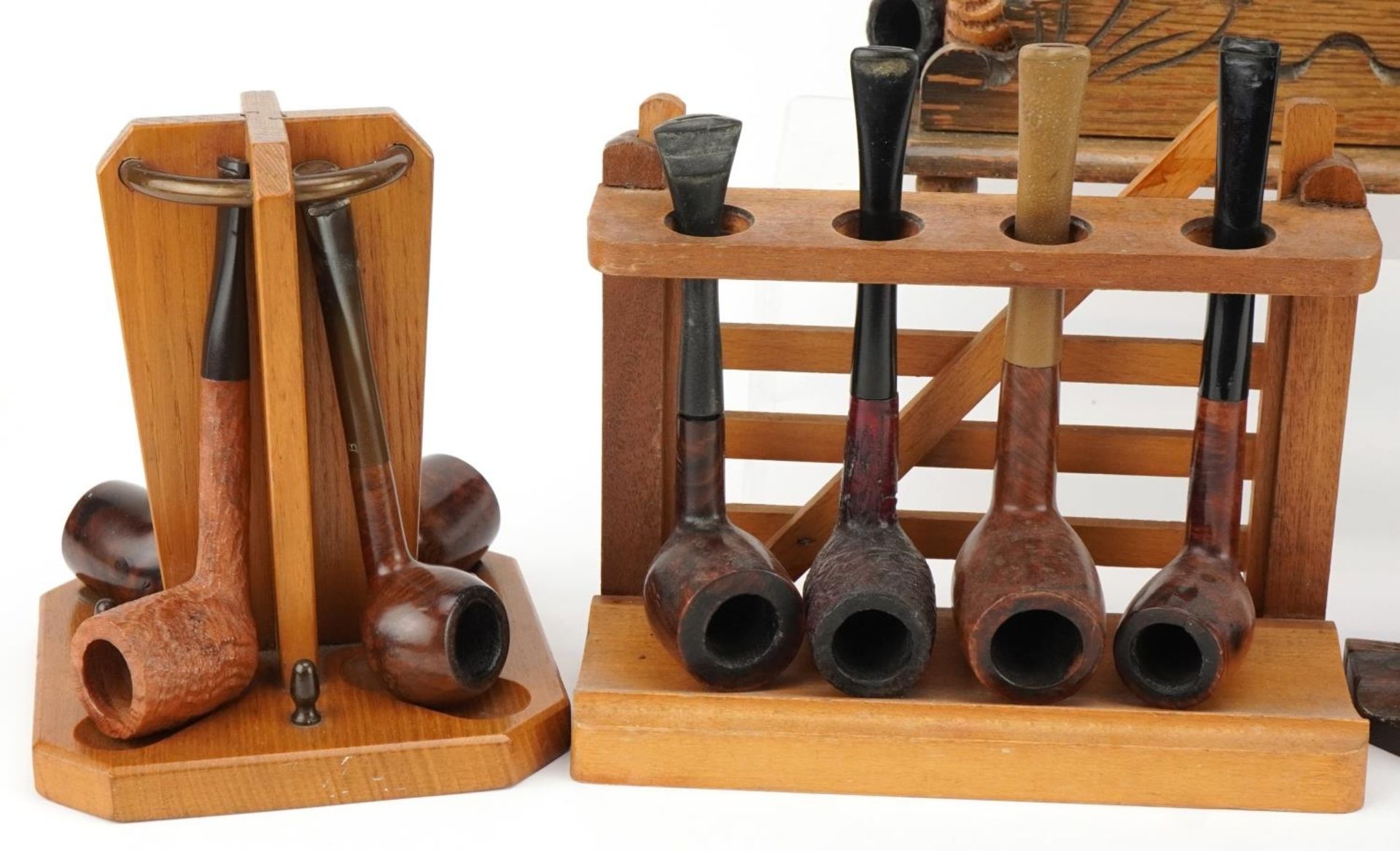 Twenty vintage tobacco smoking pipes, one with silver collar, arranged in four pipe racks and a - Image 4 of 13