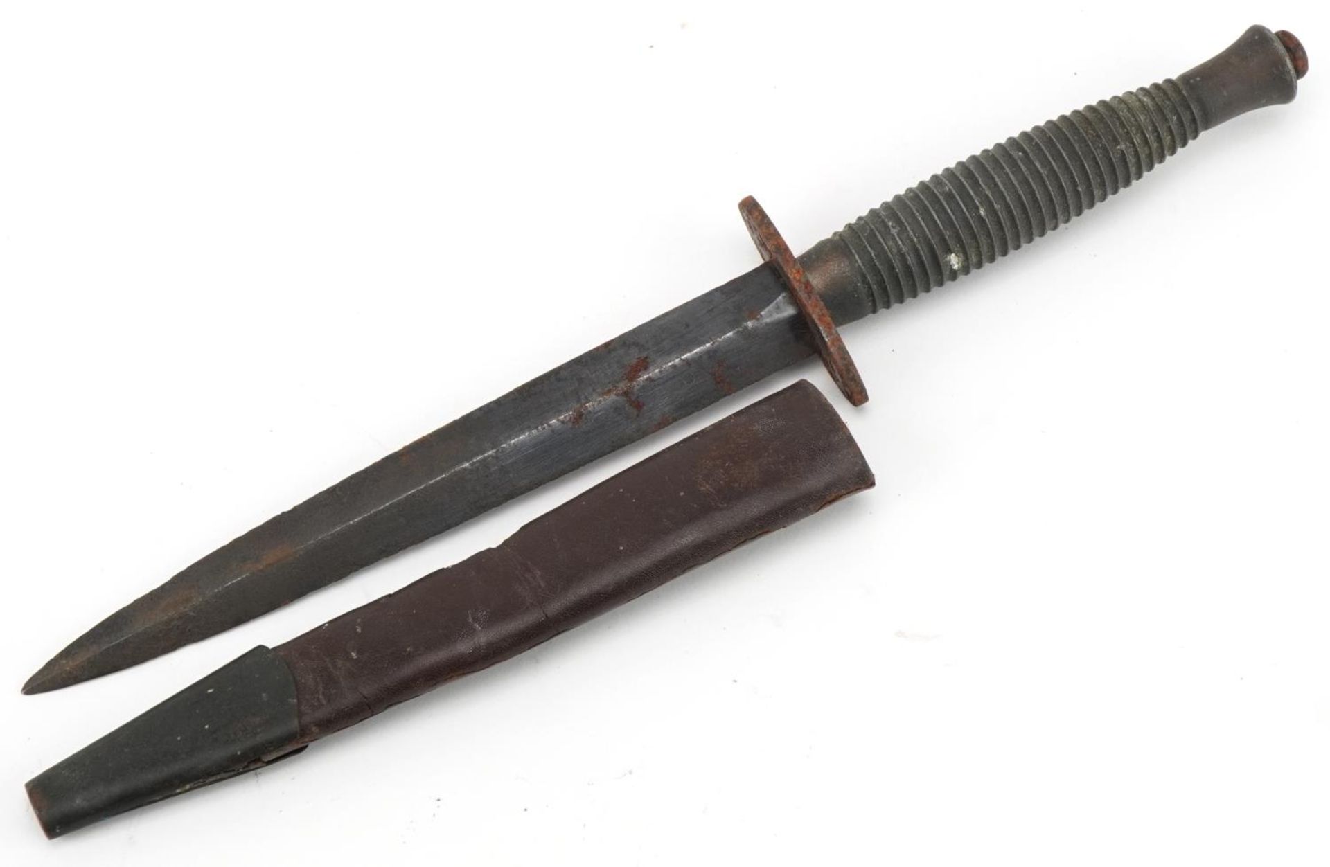 British military Fairbairn Sykes fighting knife with leather sheath and steel blade, 29.5cm in