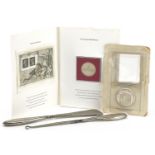 Sundry items including silver handled buttonhook and matching shoehorn and a silver medallion from