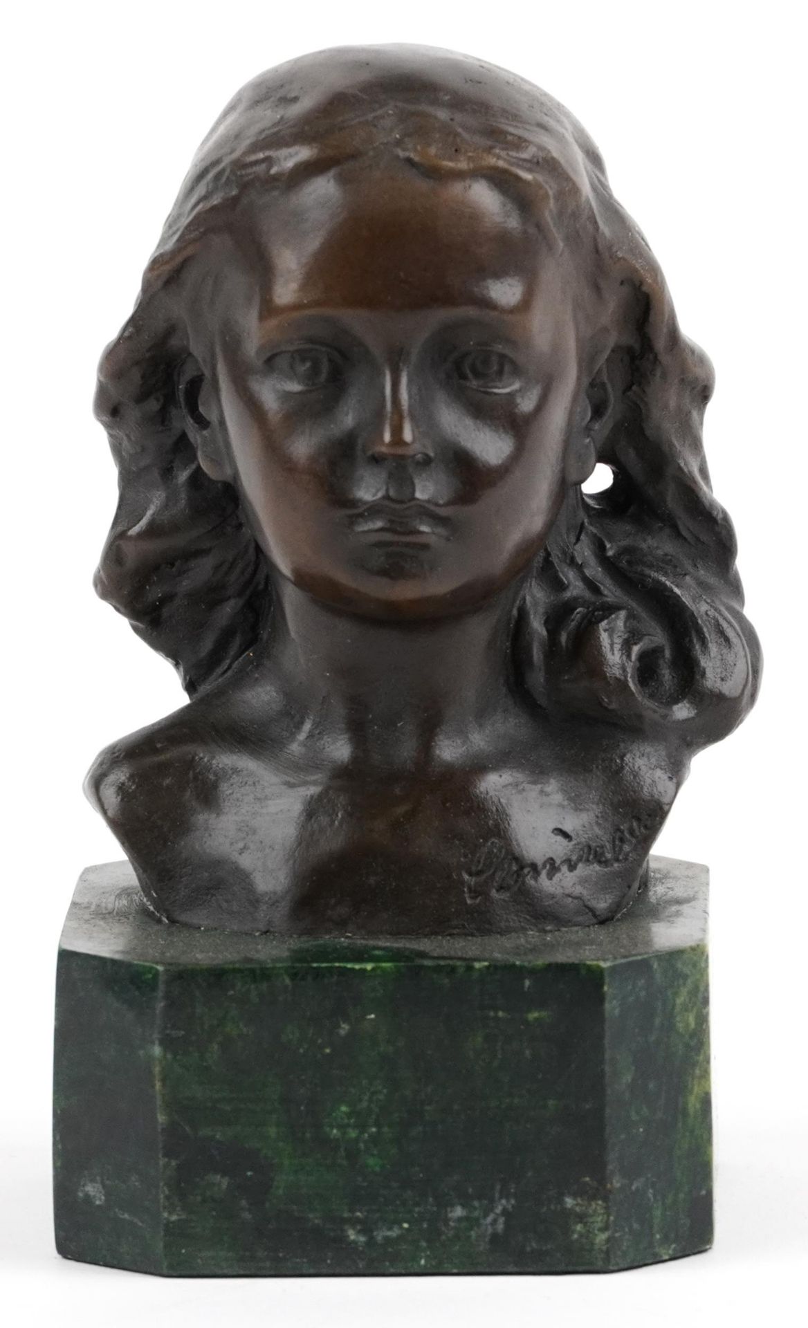 Patinated bronze head and shoulder bust of a young female raised on a green marbleised base, 15cm - Bild 2 aus 5