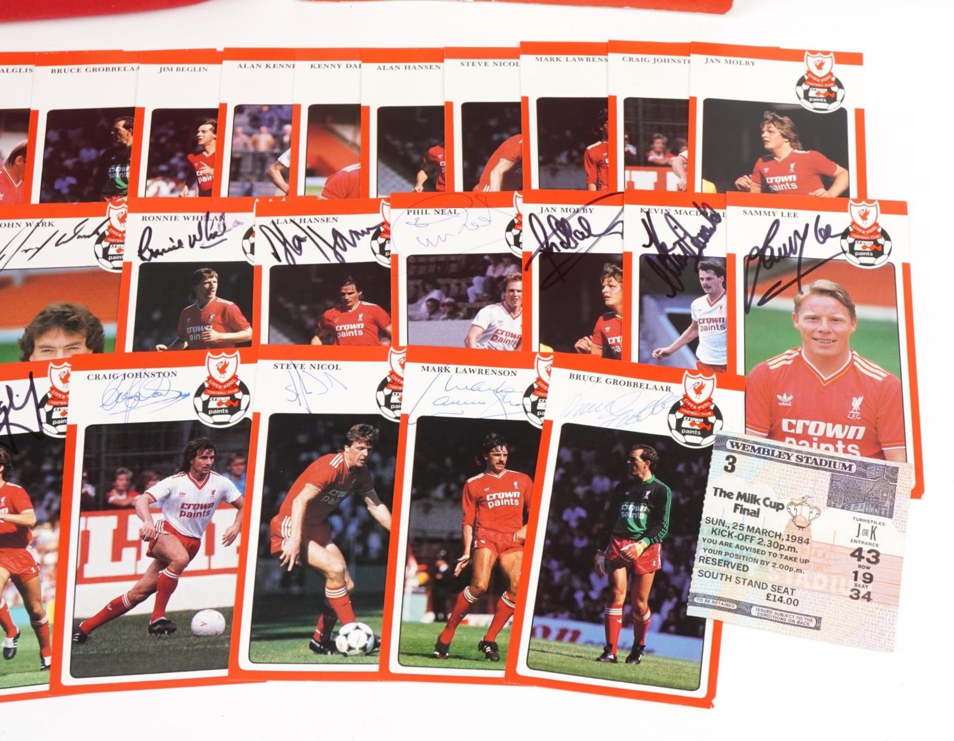 Sporting interest Liverpool Football Club collectables with Crown Paints player cards, some - Bild 4 aus 5