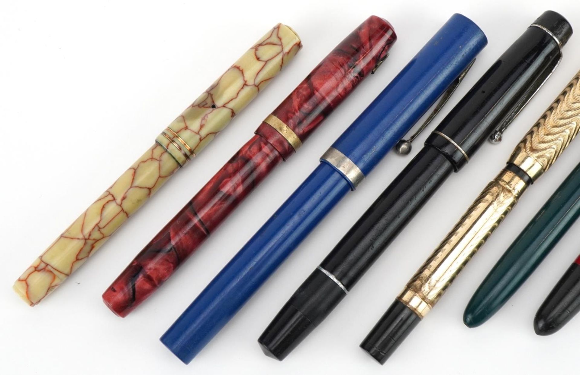 Six vintage fountain pens and propelling pencils, two with gold nibs including a red marbleised - Image 2 of 4