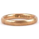9ct gold wedding band, size M/N, 2.9g : For further information on this lot please visit www.