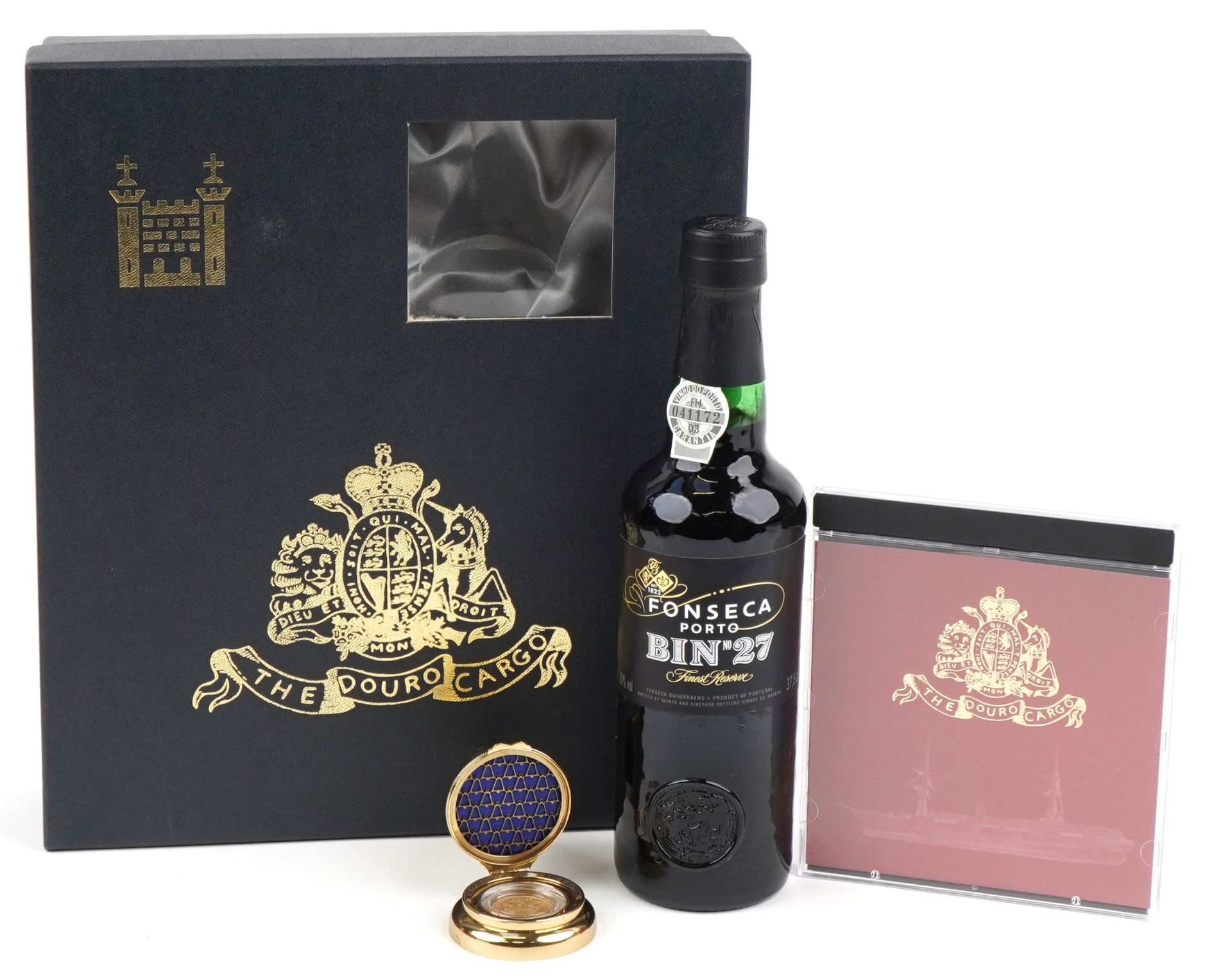 Queen Victoria 1853 gold sovereign from The Wreck of RMS Douro with box set including bottle of